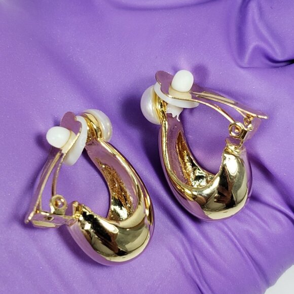 Polished Gold tone Hoop Design Clip-on Earrings - Stylish, Elegant Bold Jewelry - Picture 8 of 9